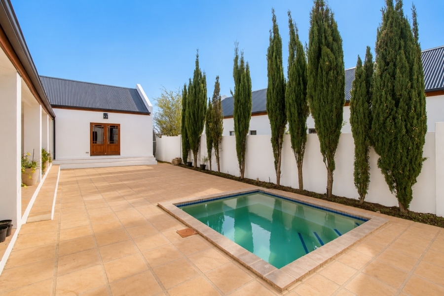 5 Bedroom Property for Sale in Croydon Vineyard Estate Western Cape